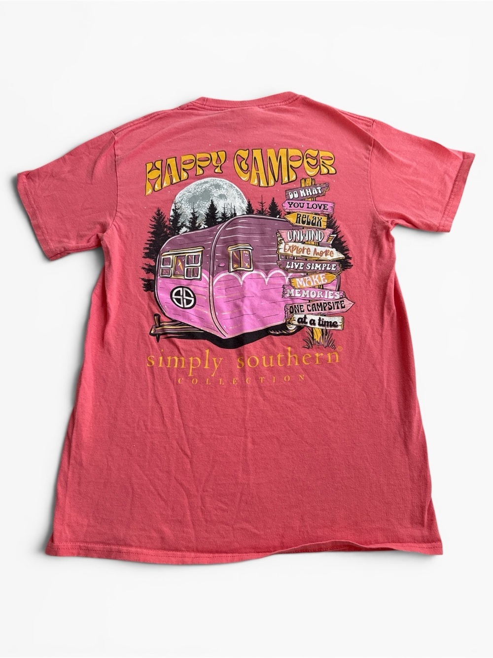 Simply Southern Coral “Happy Camper” Graphic Tee – Size Small